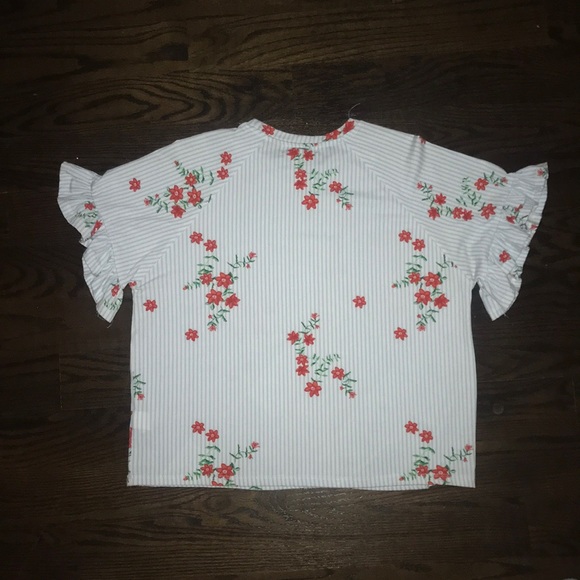 Floral cropped top!💐 - Picture 3 of 3